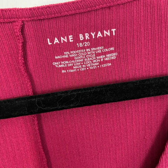 LANE BRYANT WOMEN'S SHORT SLEEVE SIDE RUCHING BURGUNDY SIZE 18/20 - Picture 3 of 4